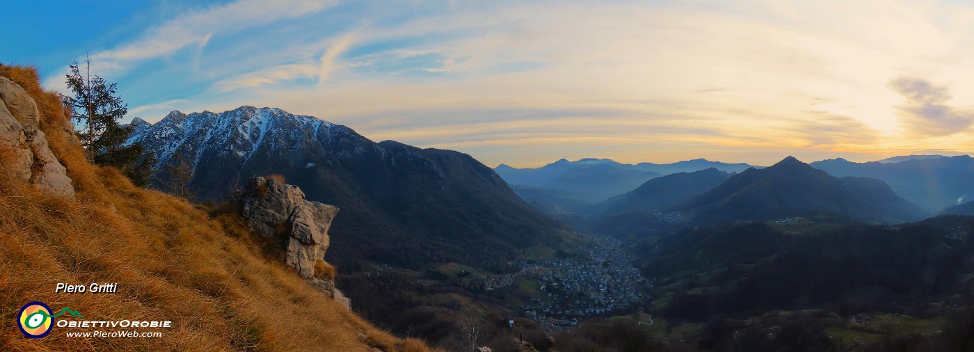 22 Bella vista su Serina e la sua valle dall'Alben al Monte Gioco e Linzone.jpg